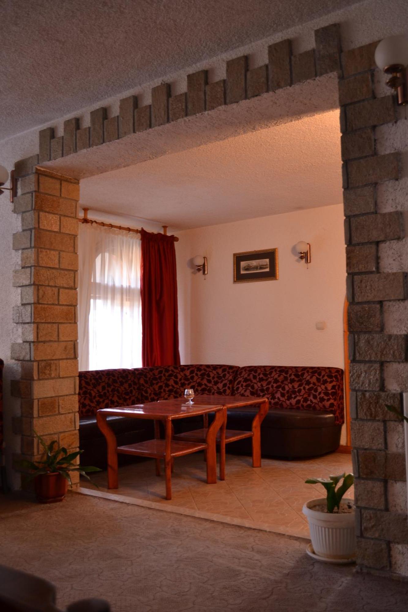 Family Hotel Silver سموليان المظهر الخارجي الصورة