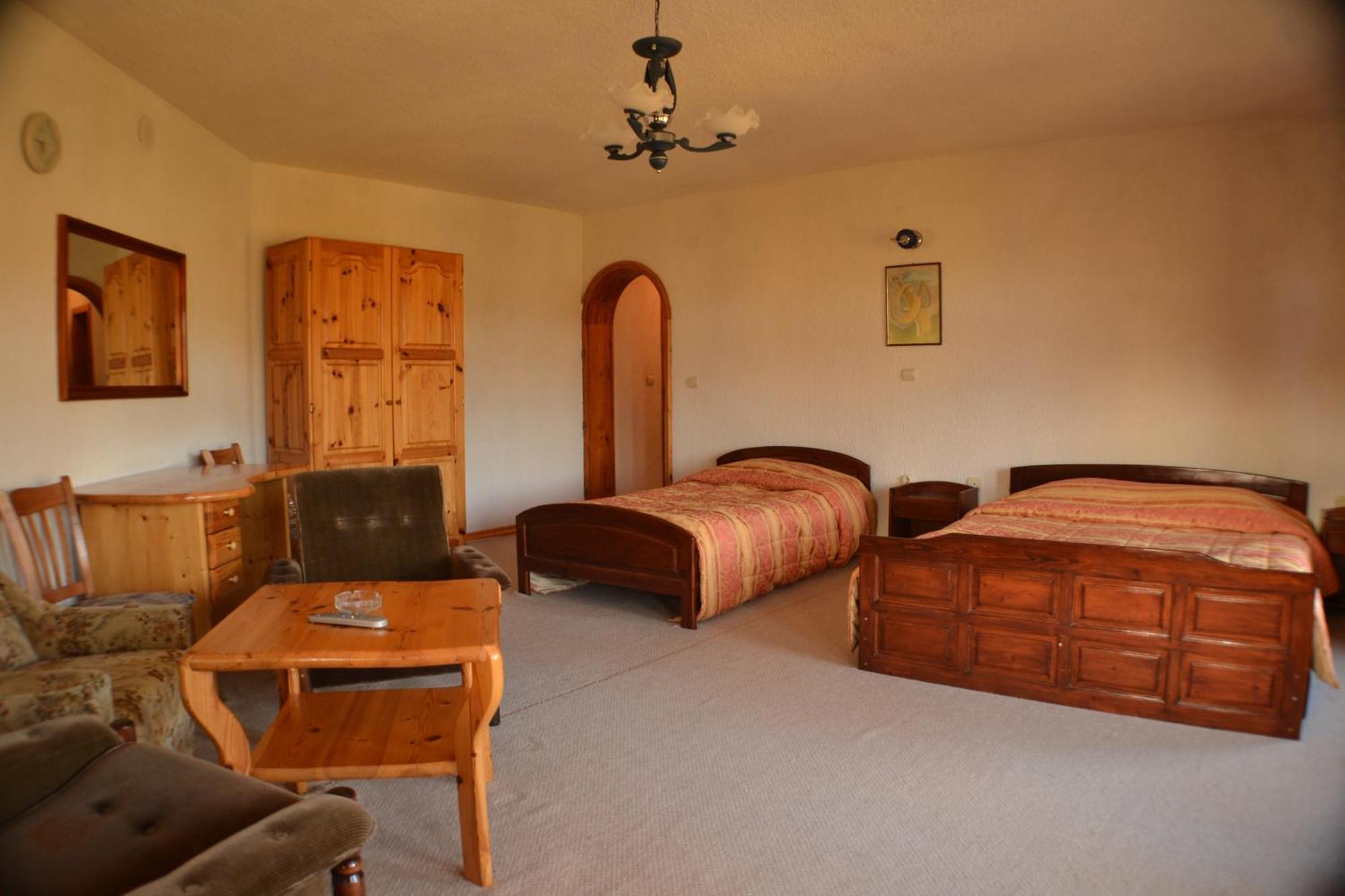 Family Hotel Silver سموليان المظهر الخارجي الصورة