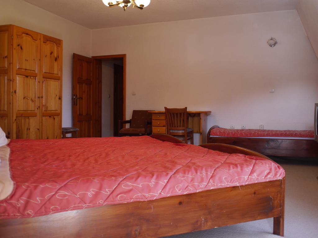 Family Hotel Silver سموليان المظهر الخارجي الصورة